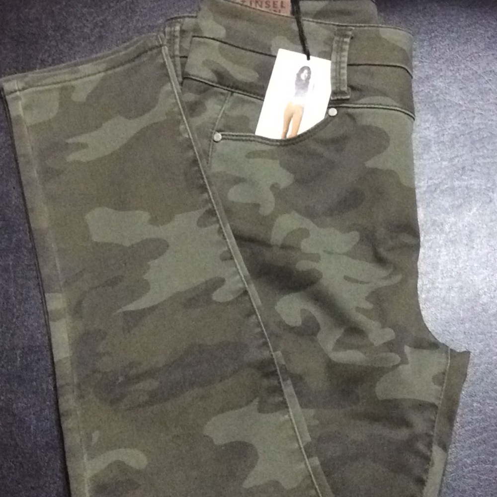 Pants - Picture 5 of 7